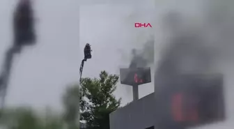 Bakırköy'de Hastane Bahçesinde Baz İstasyonu Yangını