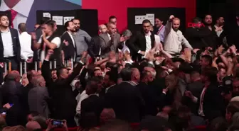 CHP İstanbul İl Başkanı Özgür Çelik Seçildi