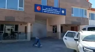 Van'da Göçmen Kaçakçılığı ve İnsan Ticareti Operasyonu: 2 Tutuklama