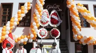 CHP'li Milletvekili Mehmet Göker, öğrencilere burs sağlamak için kafe açtı