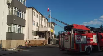 Lüleburgaz'da bir okulun çatısında yangın çıktı