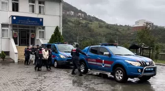Artvin'de firari şüpheli ile yardım eden 2 kişi tutuklandı