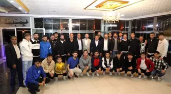 Dilovası Belediye Başkanı Hamza Şayir, Dilovası Belediyespor'u ağırladı