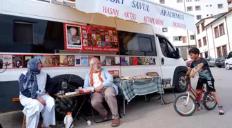 Kitap Karavanı ile Anadolu'yu Gezen Hasan Aktaş