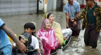 Myanmar'da Sel Felaketi: 27 Bin Kişi Yerinden Oldu