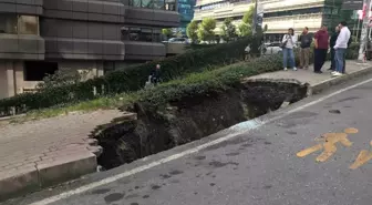 Şişli'de Kaldırım Çöktü, Bir Kişi Çukura Düştü