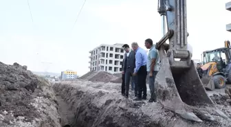 Diyarbakır Yenişehir Belediyesi İçme Suyu ve Yol Bakım Çalışmalarını Sürdürüyor