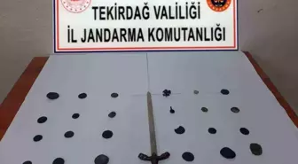 Tekirdağ'da Jandarma Ekipleri Tarihi Eser Niteliği Taşıyan Sikke ve Kılıç Ele Geçirdi