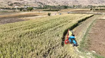 Antalya Büyükşehir Belediyesi Çiftçilere Makine ve Tohum Desteği Sağlıyor