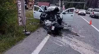 Rize'de otomobil ile motosiklet kafa kafaya çarpıştı: 1 ölü, 1 yaralı