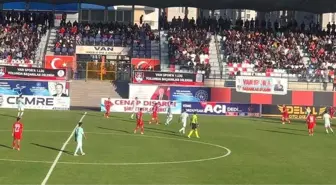 Vanspor FK, Esenler Erokspor'u 1-0 yenerek liderliğe yükseldi