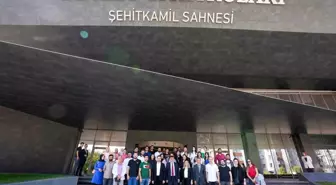 Üniversite öğrencileri, D.T. Şehitkamil Sahnesi'ni inceledi