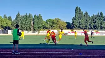 Alaçatıspor, Bayındırspor'u 4-0 yenerek lider oldu