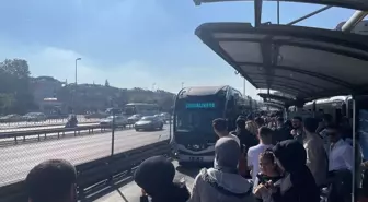 Beylikdüzü-Zincirlikuyu Metrobüs Seferlerinde Aksama