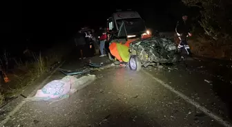 Isparta'da Otomobil ve Kamyonet Çarpışması: 4 Ölü, 3 Yaralı