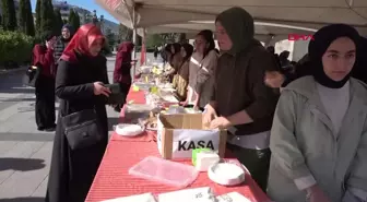 Erzurum'da Kadınlar Kermes Düzenleyerek Öğrencilere Burs Sağlıyor