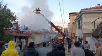 Samsun'da Yangında İki Ev Kullanılamaz Hale Geldi