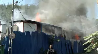 Sarıyer Ayazağa'da bir kağıt deposunda yangın çıktı.