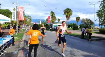 Alanya'da düzenlenen 32. Alanya Triatlon Yarışları sona erdi