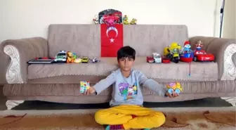 Vanlı öğrenci, oyuncaklarını Filistinli çocuklara gönderdi