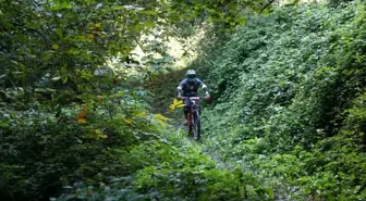 Gölcük Belediyesi Ev Sahipliğinde Dağ Bisikleti Downhill Cup Tamamlandı