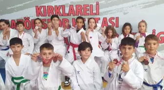 Gelibolu Karate Kulübü, Kırklareli'ndeki Müsabakadan 28 Madalya İle Döndü