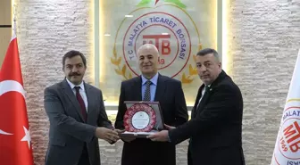 Malatya Kayısısı Kitabı Hazırlayanlara Plaket Verildi