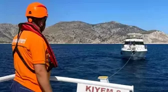 Marmaris Açıklarında Motor Arızası Sonrası Kurtarılan Tekne