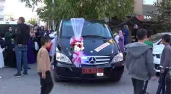 Vali Taşolar'ın makam aracı gelin arabası oldu