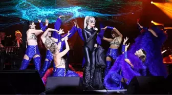 Ajda Pekkan Harbiye'de muhteşem konser verdi