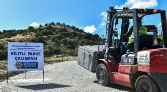 Ankara'da kaldırım ve kilitli parke taşı döşeme çalışmaları devam ediyor