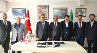 Bitlis Valisi Erol Karaömeroğlu Ahlat ilçesinde ziyaretlerde bulundu