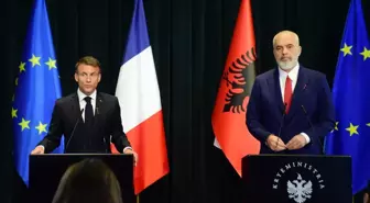 Fransa Cumhurbaşkanı Macron, Arnavutluk'ta Başbakan Rama ile Görüştü