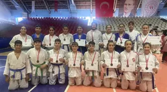 Salihli Judocuları Ali Atmaca Judo Turnuvası'ndan 15 Madalya İle Döndü