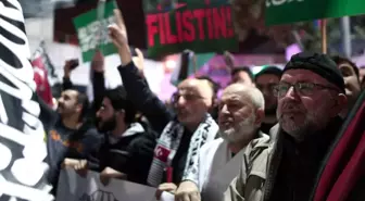 İsrail'in Gazze'deki Hastaneye Saldırısı Protesto Edildi