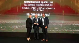 Efes Tarlası Yaşam Köyüne sürdürülebilir iş ödülü