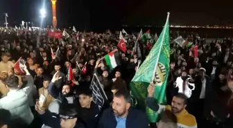 İsrail'in Gazze'deki hastaneye saldırısı İzmir'de protesto edildi