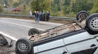 Bartın'da Yağmur Nedeniyle Otomobil Takla Attı