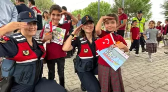 Aydın'da Jandarma, Cumhuriyet'in 100. Yılı Etkinlikleri Kapsamında Öğrencilerle Buluştu