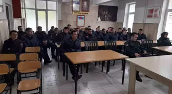Afyonkarahisar Emirdağ İlçe Jandarma Komutanlığı Personellerine 'Aile İçi Şiddetin Etkileri' Konulu Eğitim Verildi
