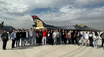 Konya'da Cahit Zarifoğlu Anadolu Lisesi öğrencilerine jet üssü gezisi düzenlendi