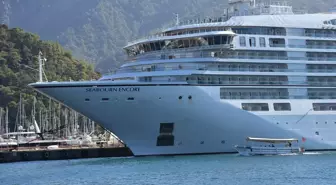 Bahama bayraklı Seabourn Encore Marmaris'e geldi