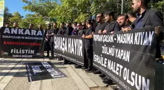 Ankaralı Müzisyenler İsrail Büyükelçiliği Önünde Protesto Düzenledi