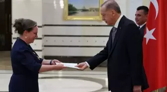 Aylar önce Cumhurbaşkanı Erdoğan'a güven mektubu sunan büyükelçi, apar topar Türkiye'den ayrıldı