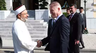 Diyanet İşleri Başkanı Ali Erbaş İstanbul Valisi Davut Gül'ü Ziyaret Etti