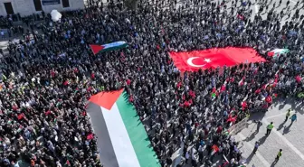 İsrail'in Gazze'ye yönelik saldırıları Beyazıt Meydanı'nda protesto edildi