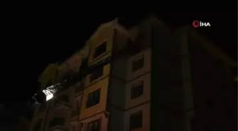 Tosya'da bir apartmanın 6. katındaki daire yangında tamamen yandı