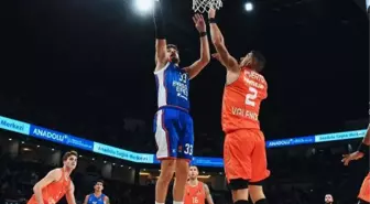 Anadolu Efes, Valencia Basket'i 77-73 mağlup etti