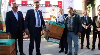 Arıcılık yapan Milletvekili İpek: '200'e yakın numune verdim, bana korona bulaşmadı'