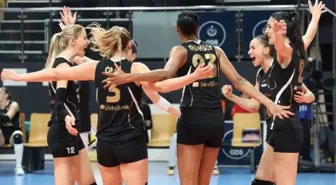 VakıfBank, Galatasaray'ı 3-0 Mağlup Etti